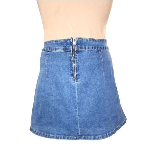 C & V Chelsea & Violet Med Wash Lace Up Denim A-Line Mini Skirt Size M - Picture 3 of 9